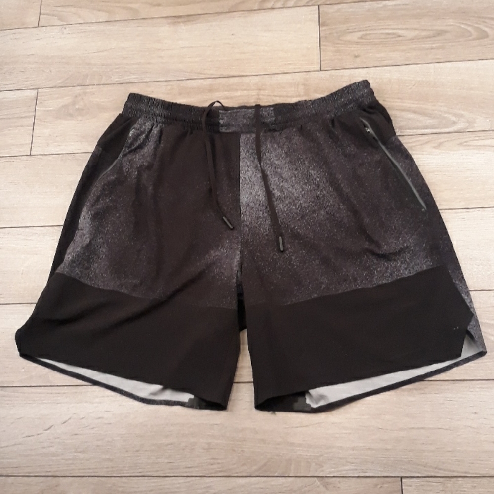 LULULEMON Black Grey Speckled Pattern Sz Large Mens Athletic Running Shorts